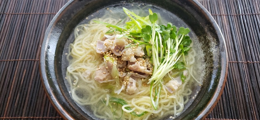 ねぎ塩ホルモンラーメン